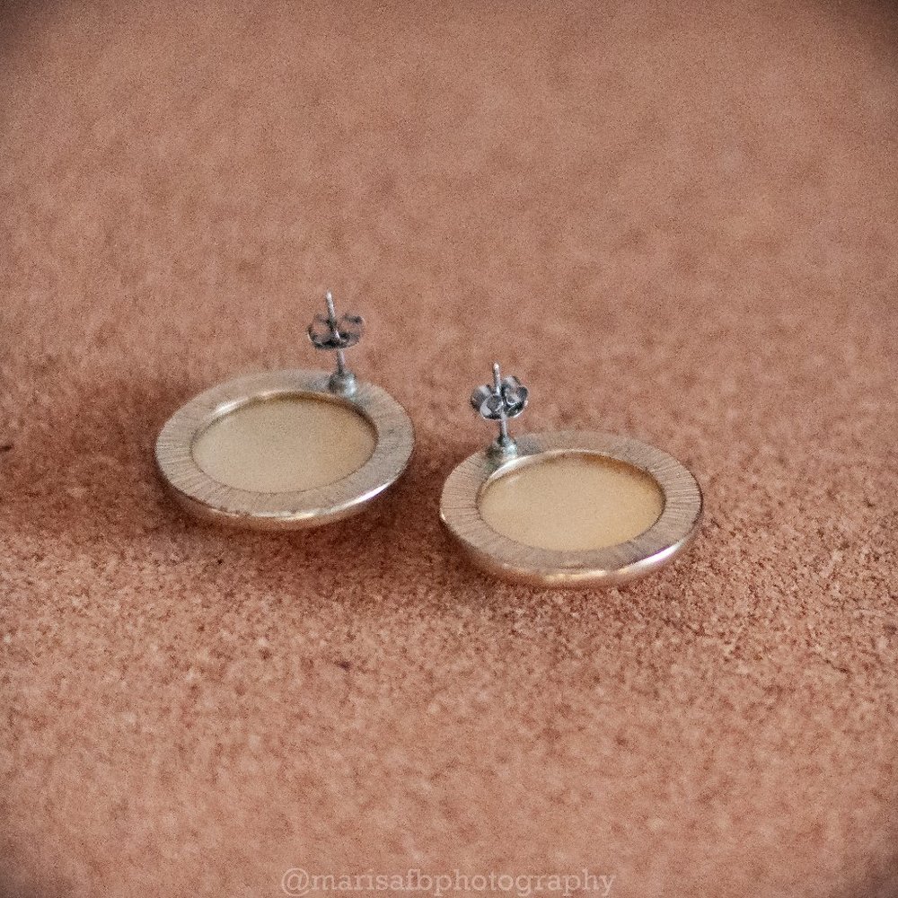 Pearlescent Circle- Off white - Picture 3 of 3